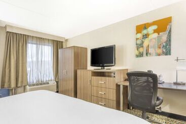 هتل Best Western Plus New Englander