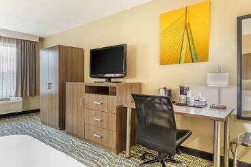 هتل Best Western Plus New Englander