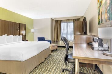هتل Best Western Plus New Englander