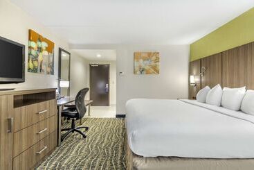 هتل Best Western Plus New Englander