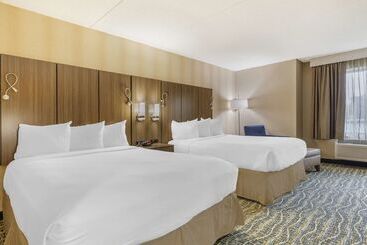 هتل Best Western Plus New Englander