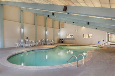 هتل Best Western Plus New Englander