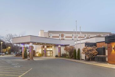هتل Best Western Plus New Englander