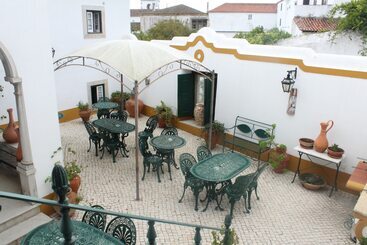 هتل Casa De S. Thiago Do Castelo