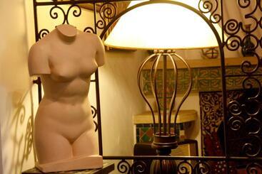 هتل Riad El Ghalia