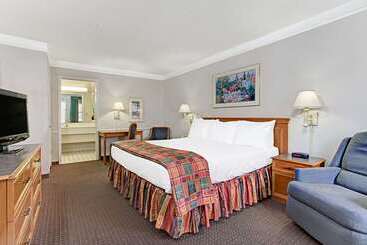 هتل Days Inn By Wyndham Tucson City Center