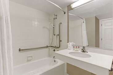 هتل Days Inn By Wyndham Tucson City Center