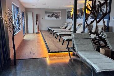 Everness Hotel & Resort