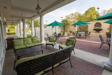 هتل Hampton Inn & Suites Vicksburg