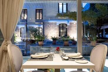 Hospes Palacio De Los Patos, A Member Of Design Hotels