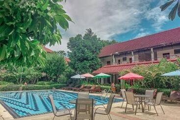 هتل Karinthip Village