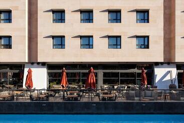New Hotel Of Marseille   Vieux Port