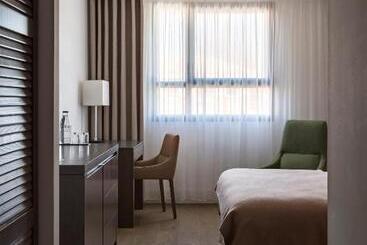 New Hotel Of Marseille   Vieux Port