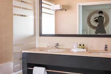 New Hotel Of Marseille   Vieux Port