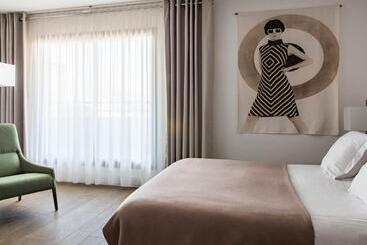 New Hotel Of Marseille   Vieux Port
