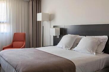 New Hotel Of Marseille   Vieux Port