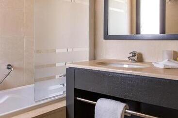 New Hotel Of Marseille   Vieux Port