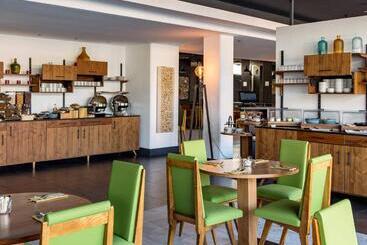 New Hotel Of Marseille   Vieux Port