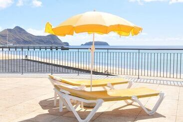 هتل Torre Praia
