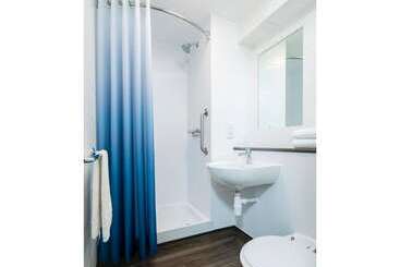هتل Travelodge London City Airport