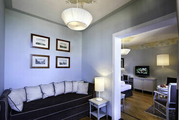 UNAHOTELS Palazzo Mannaioni Toscana