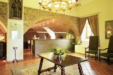 Parador De Santo Domingo Bernardo De Fresneda