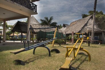 هتل Millennium Sea Breeze Resort