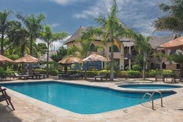 هتل Millennium Sea Breeze Resort