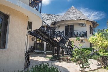 هتل Millennium Sea Breeze Resort