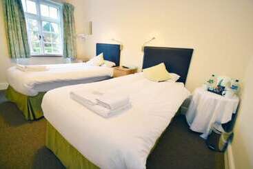 هتل Volunteer Inn