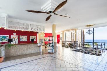 Apartamentos Bluebay Beach Club