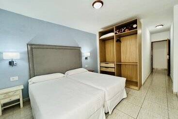 Apartamentos Frontera