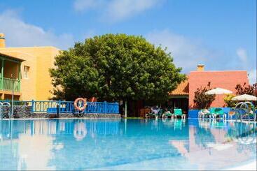 Apartamentos La Caleta