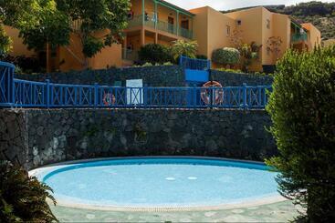 Apartamentos La Caleta