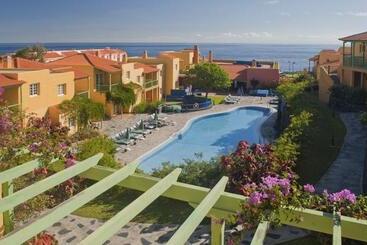 Apartamentos La Caleta
