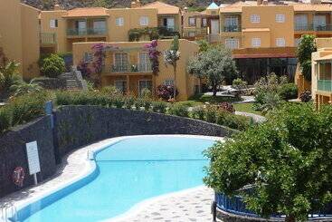 Apartamentos La Caleta
