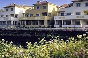 Apartamentos Vista Real