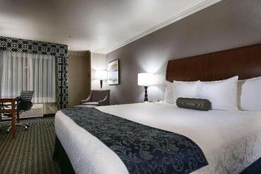 בית מלון כפרי Best Western Plus Marina Shores