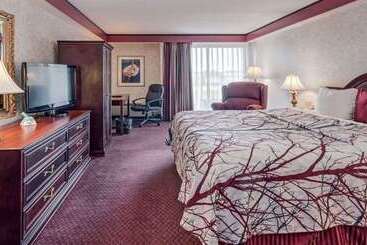 Best Western Plus Portsmouth Hotel & Suites