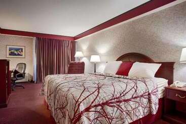 Best Western Plus Portsmouth Hotel & Suites