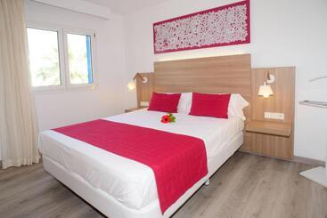 هتل Cala Llenya Resort Ibiza