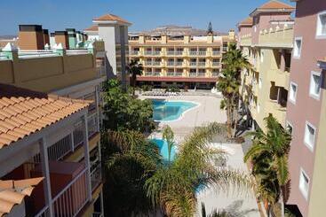 هتل Chatur Costa Caleta