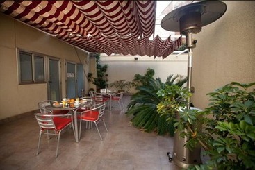 هتل Ciutat De Sant Adria