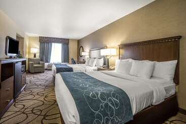 هتل Comfort Suites Airport