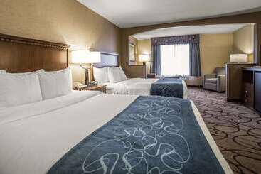 هتل Comfort Suites Airport