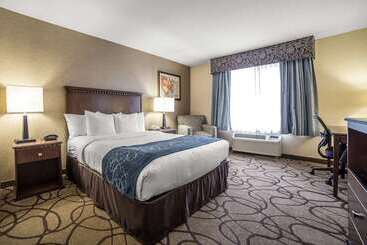 هتل Comfort Suites Airport
