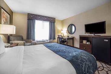 هتل Comfort Suites Airport