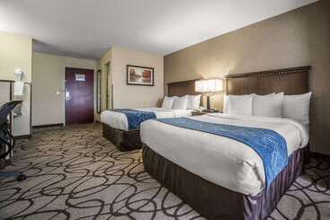 هتل Comfort Suites Airport