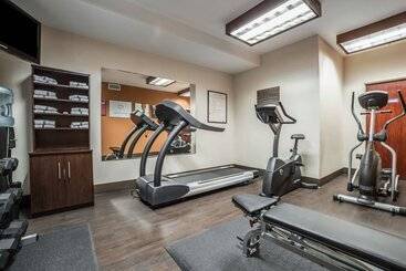 هتل Comfort Suites Airport