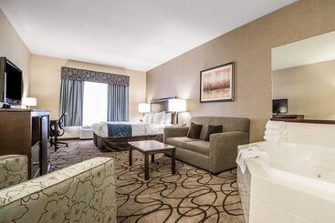 هتل Comfort Suites Airport